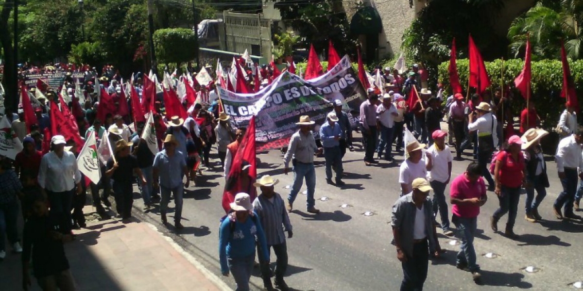 Se movilizan integrantes de la caravana "El Campo es de Todos"