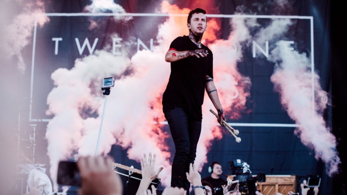 Twenty One Pilots se prenden fuego en su nuevo vídeo para ‘Heavydirtysoul’