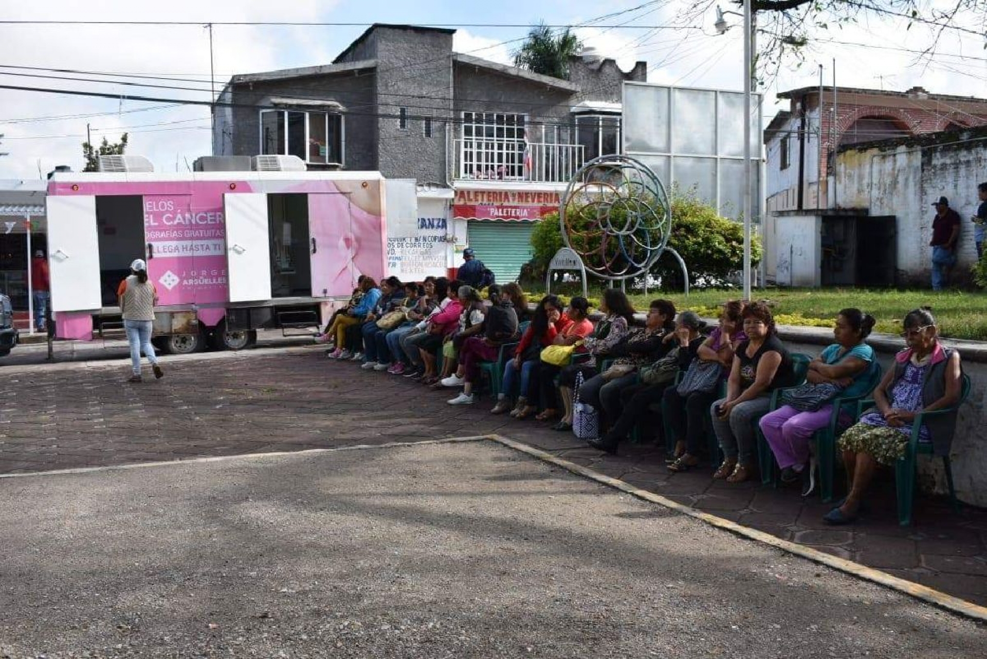 Ponen en marcha jornada de mastografías en San Pedro Apatlaco