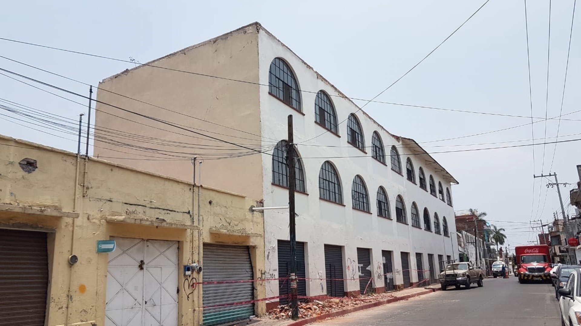 Concluye demolición de planta alta de edificio “casa blanca”