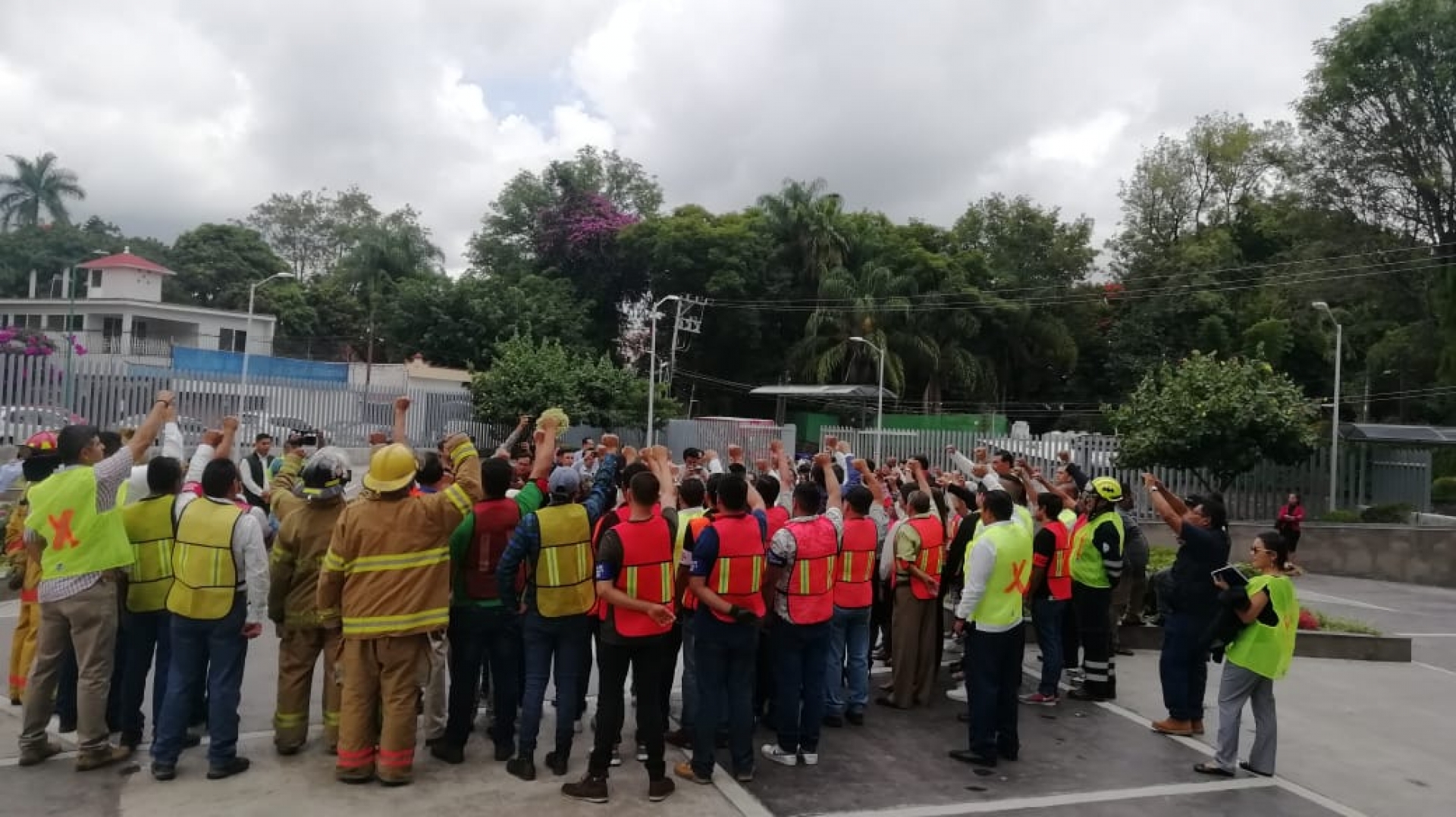 A las 13:14 horas comenzó el simulacro de evacuación en el Congreso local
