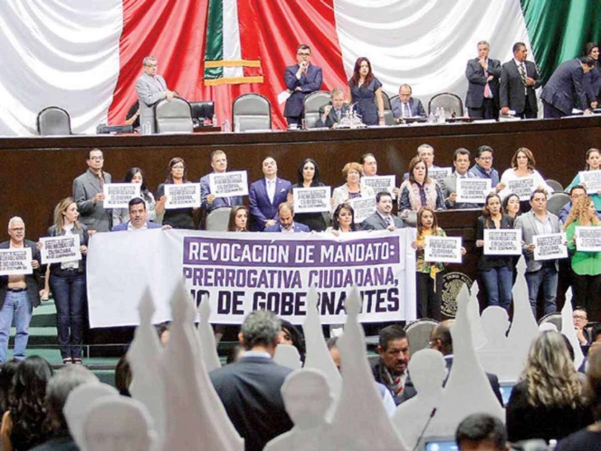 La 4T legislativa cambió 22% de la Constitución