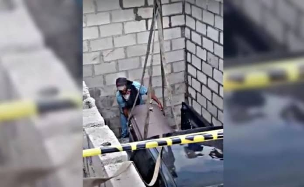 Sepultan a hombre con todo y su camioneta