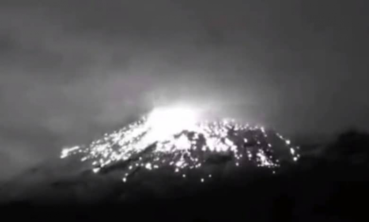 Volcán Popocatépetl registra impresionante explosión