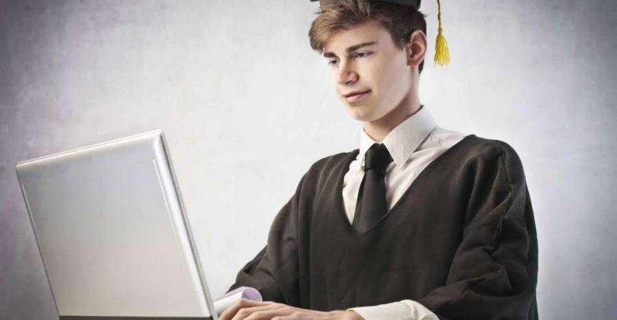 Mejor preparados para trabajo, los egresados de educación virtual