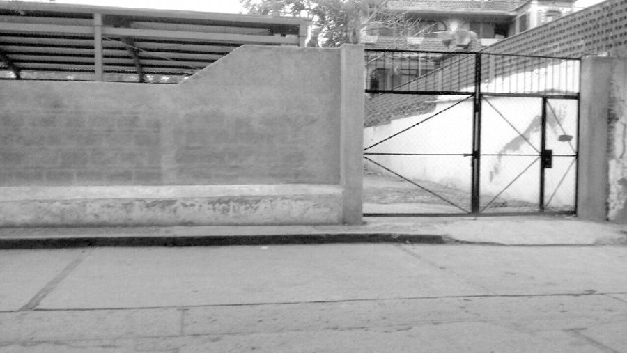 Utilizan como estacionamiento la cancha de usos múltiples de Coatetelco