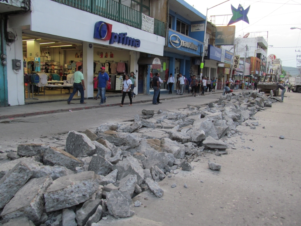 Colapsa nuevo tramo de calle en avenida principal de Jojutla