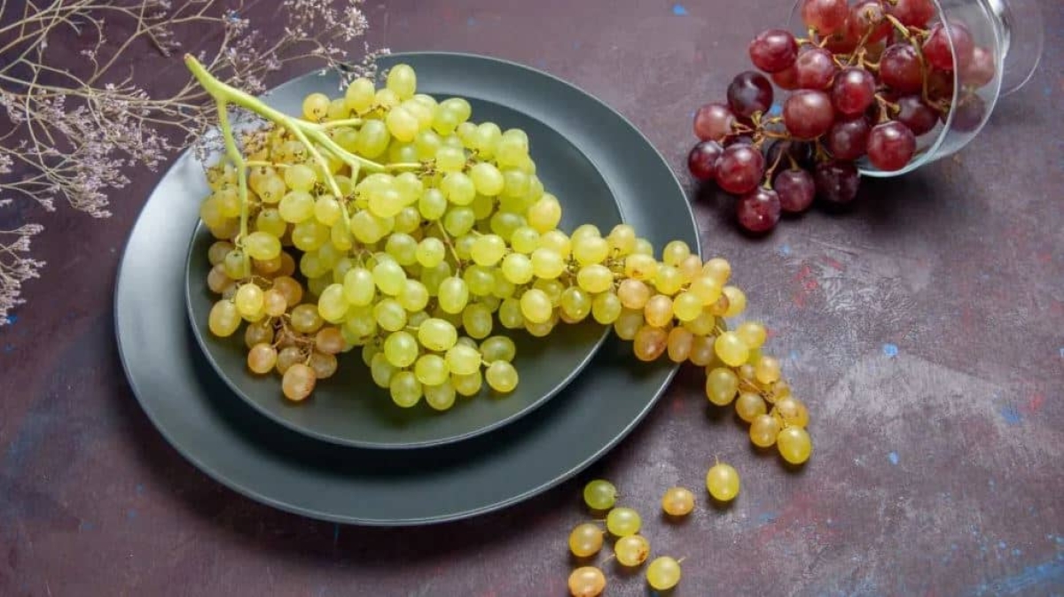 ¿Es peligroso? Esto es lo que le pasa a tu cuerpo si tragas semillas de uva