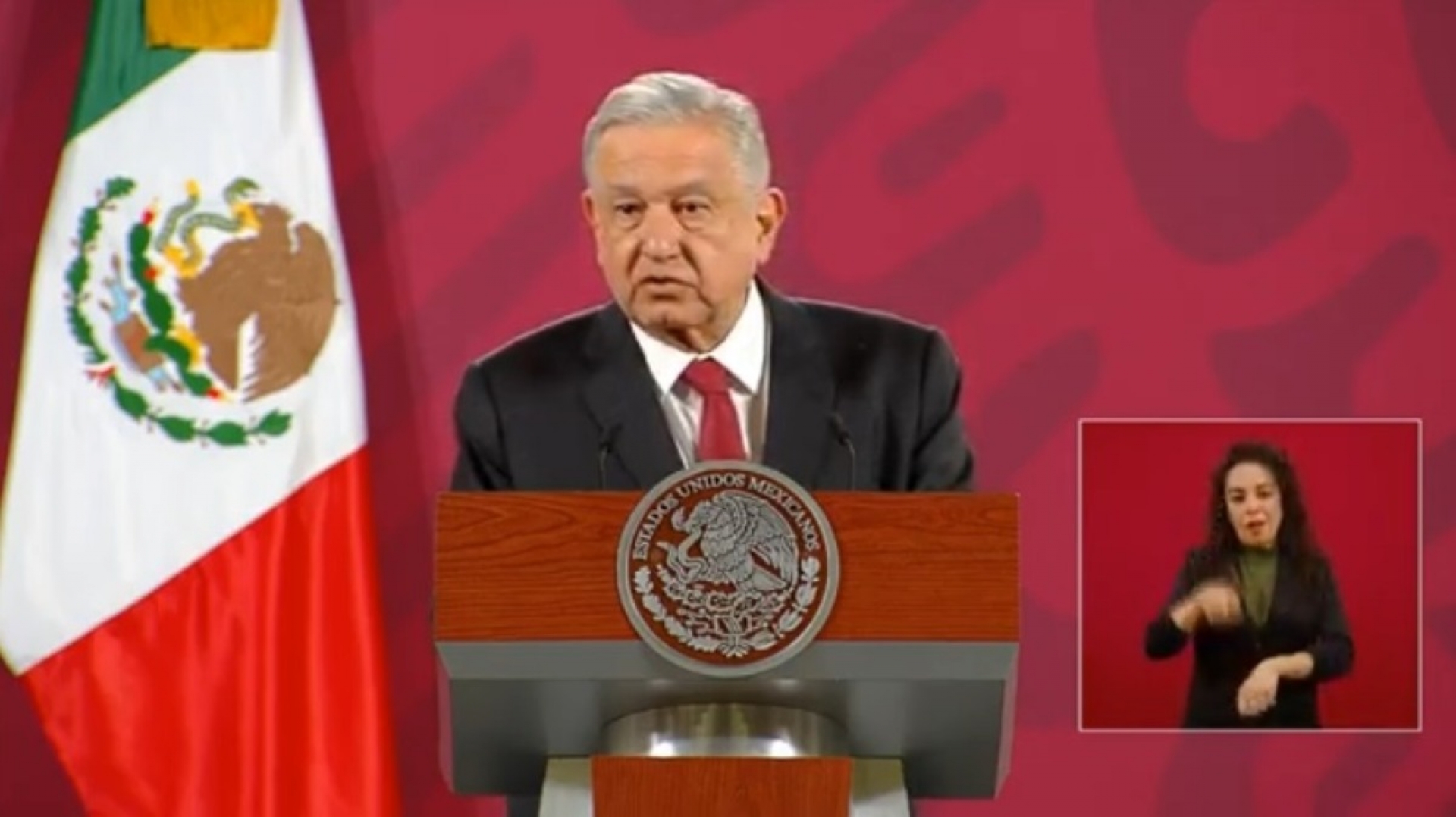 Altos funcionarios públicos no cobrarán aguinaldo, irá para COVID-19: AMLO