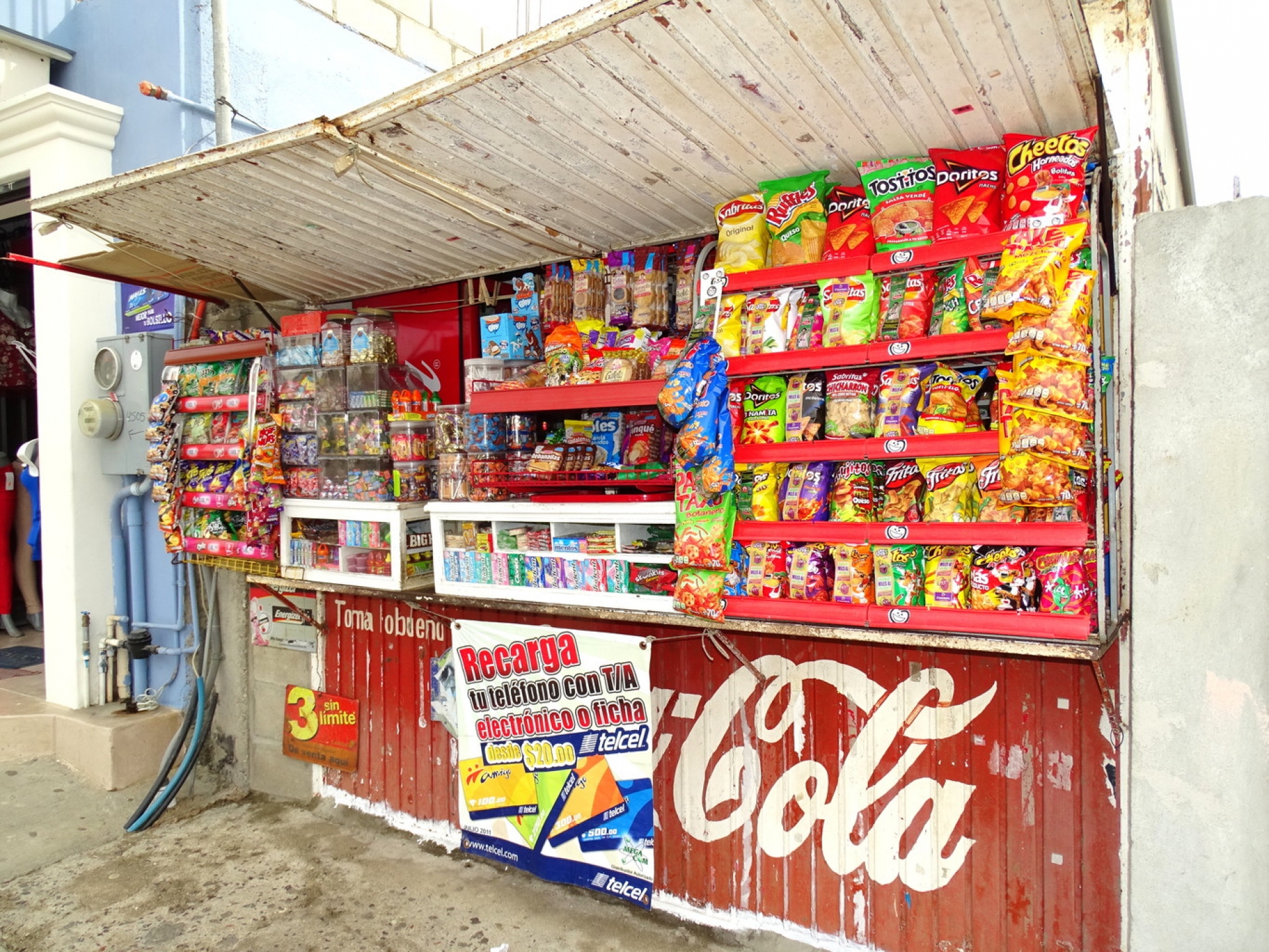 Es oficial: menores de edad ya no podrán comprar refrescos y papas en Oaxaca, comida chatarra solo se venderá a adultos