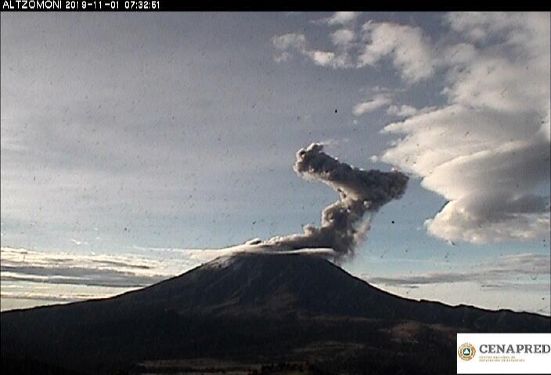 Identifican sistemas de monitoreo del Popocatépetl 301 exhalaciones
