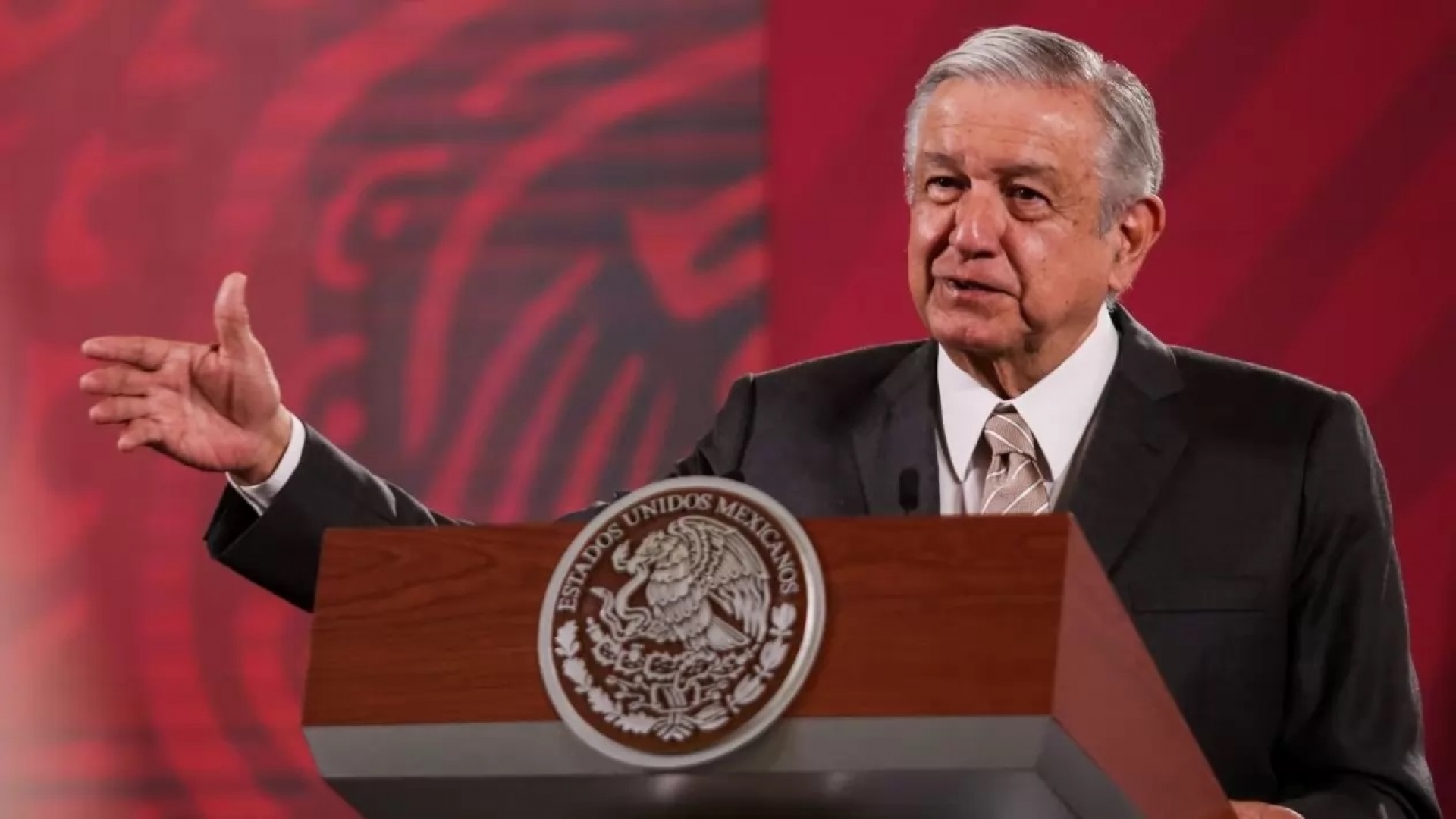 "Aunque protesten, no hay más recursos", responde AMLO a gobernadores