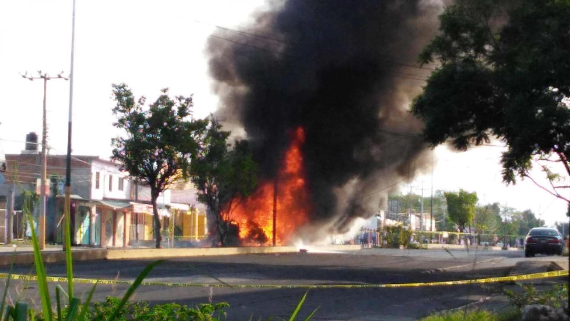 Activa gobierno estatal protocolos de atención tras accidente de tráiler en Cuautla