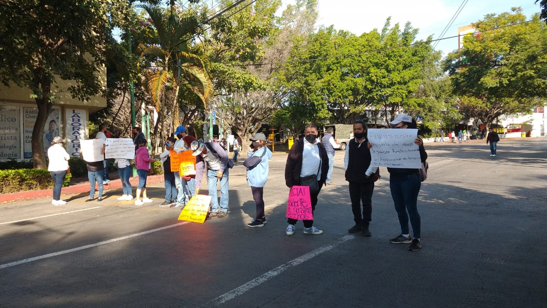 Se manifiestan ex trabajadores del Ayuntamiento de Cuernavaca