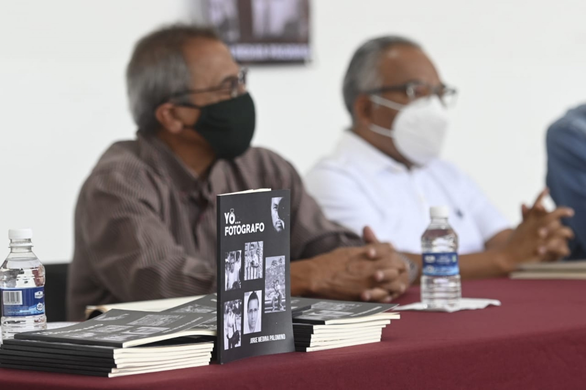 Realizan presentación del libro 'Yo, fotógrafo', de Jorge Medina Palomino