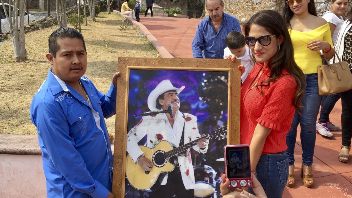 El sábado celebraron con misa cumpleaños de Joan Sebastian