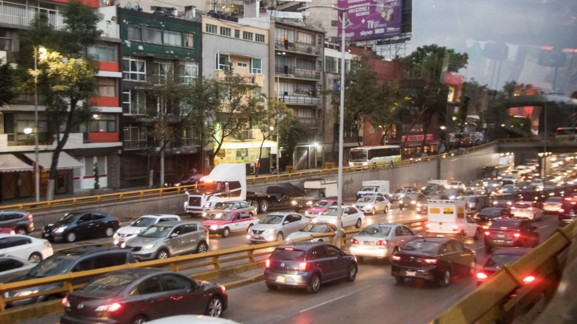 CDMX anuncia cierre del 20% de estaciones de Metro y Hoy no Circula obligatorio por COVID-19