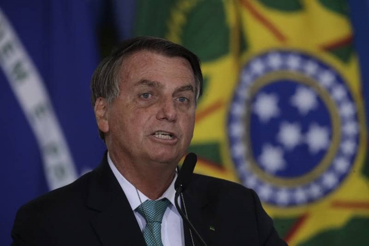 Piden investigar a Bolsonaro por compra de vacunas COVID a India