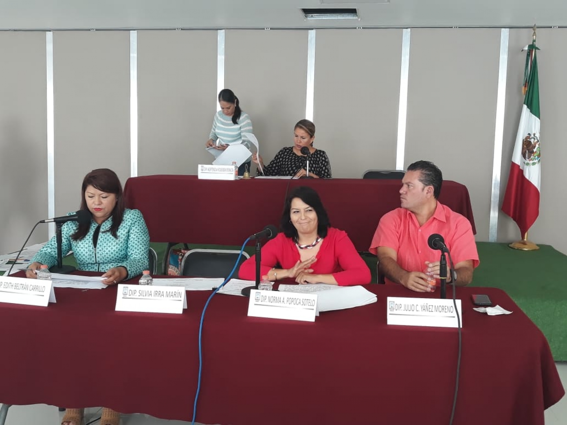 Declaran órgano autónomo al Instituto de la Mujer