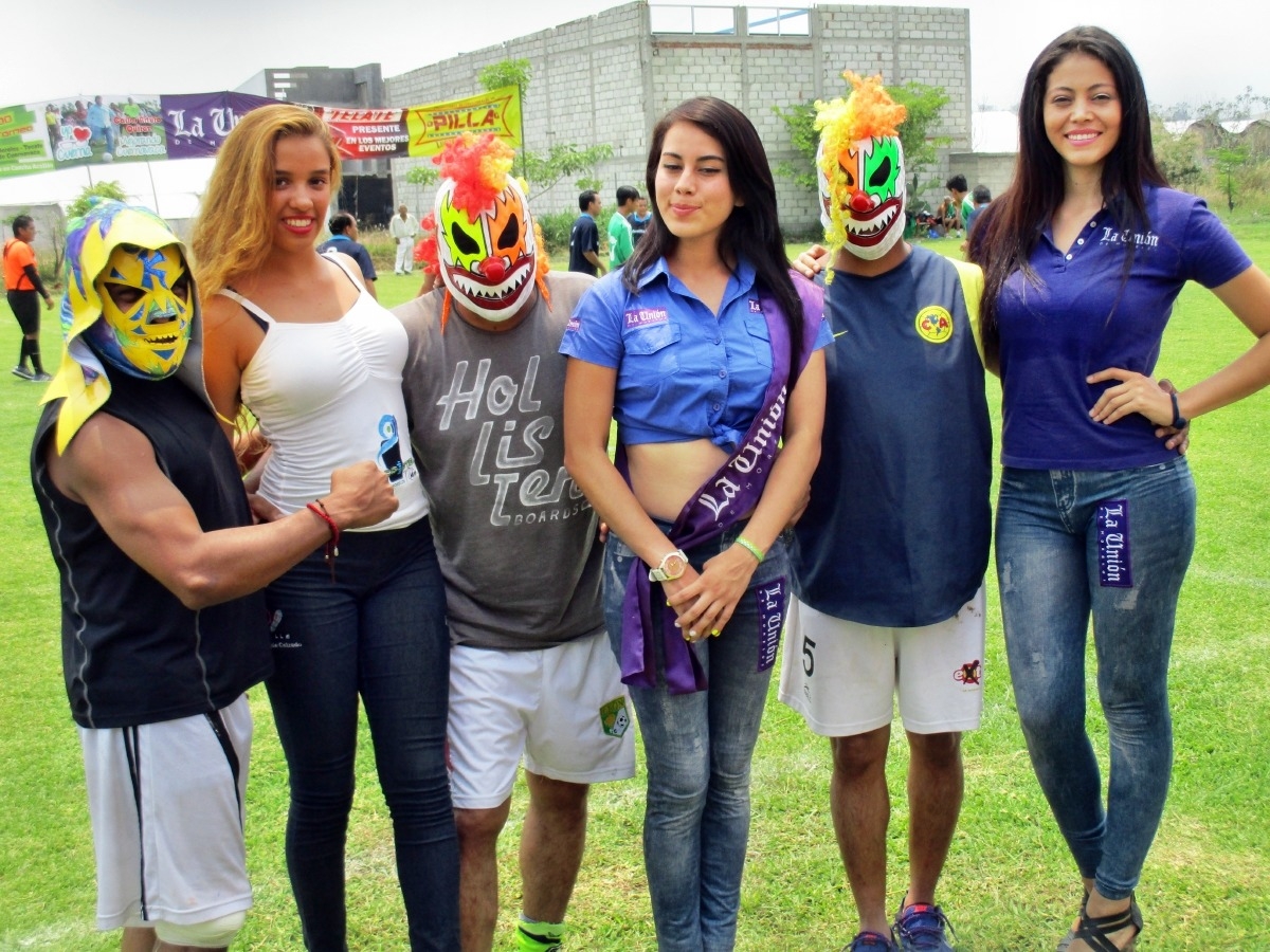 Hay cinco invitados