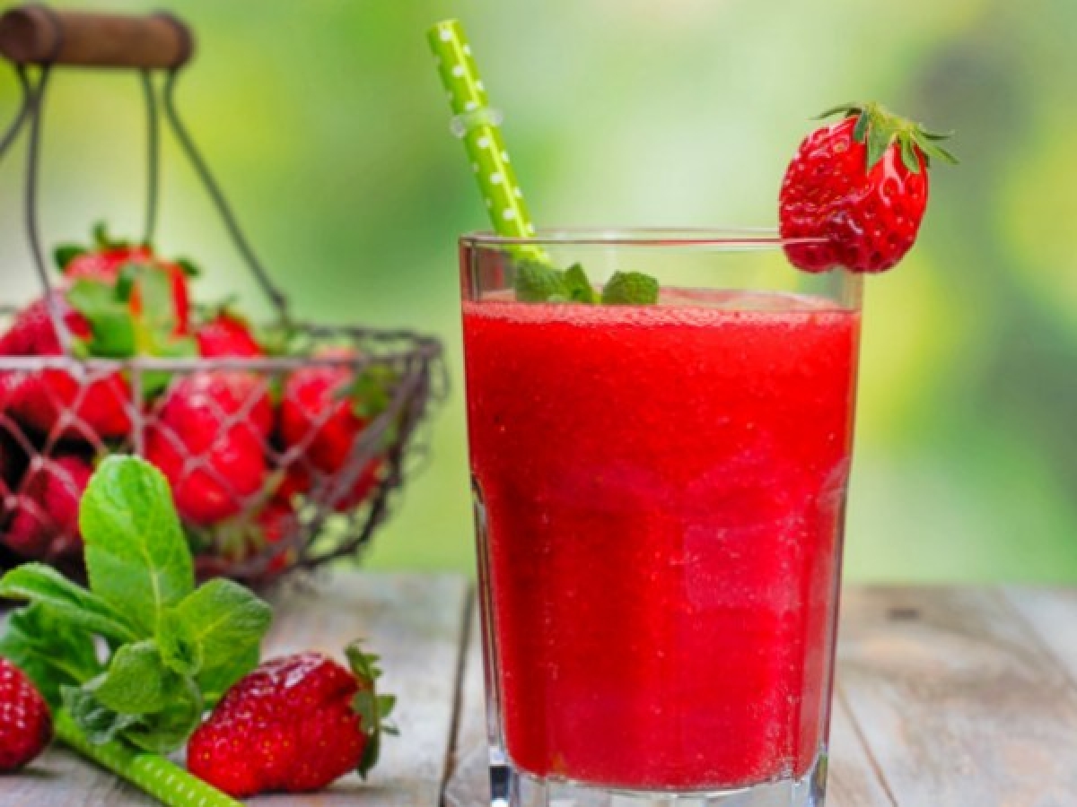 Bebidas refrescantes: Prepara un smoothie de fresa con menta