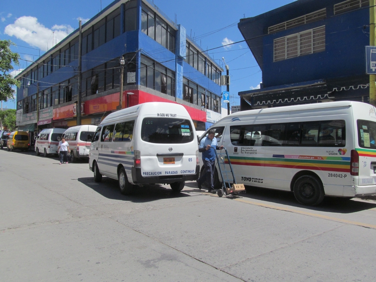 Se quejan transportistas de deficiencias en el pago de trámites en la SMyT delegación Jojutla