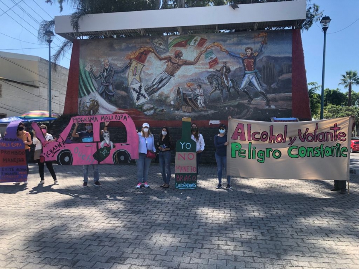 Llevan a plazas comerciales el Programa Mala Copa, 'Si bebes no manejes'