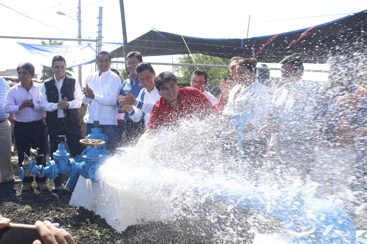 Inauguran Manuel Agüero, Ceagua y Conagua red de agua potable en Atlacomulco
