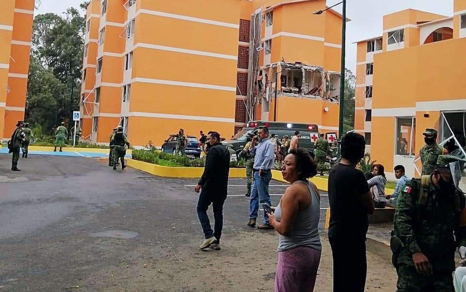 Explosión por acumulación de gas en un departamento de UH en la 24 Zona Militar