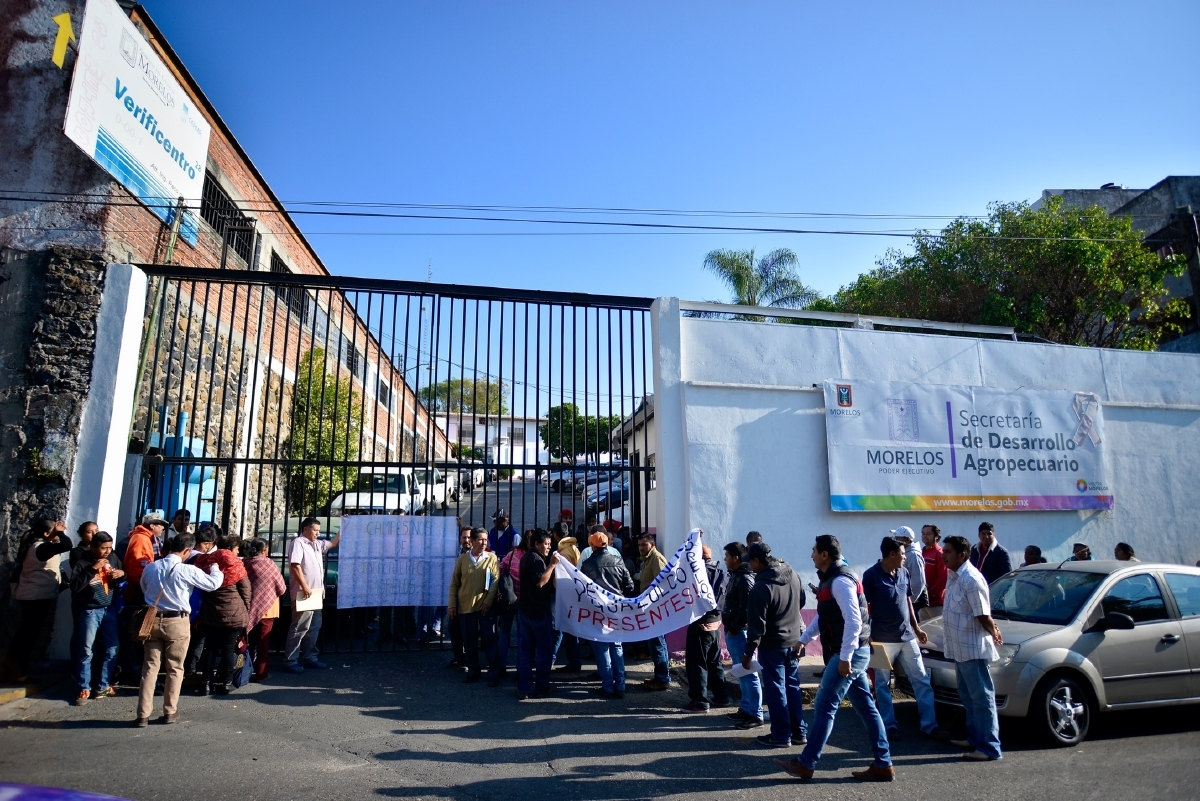 Protestan organizaciones campesinas en Sagarpa y Sedagro