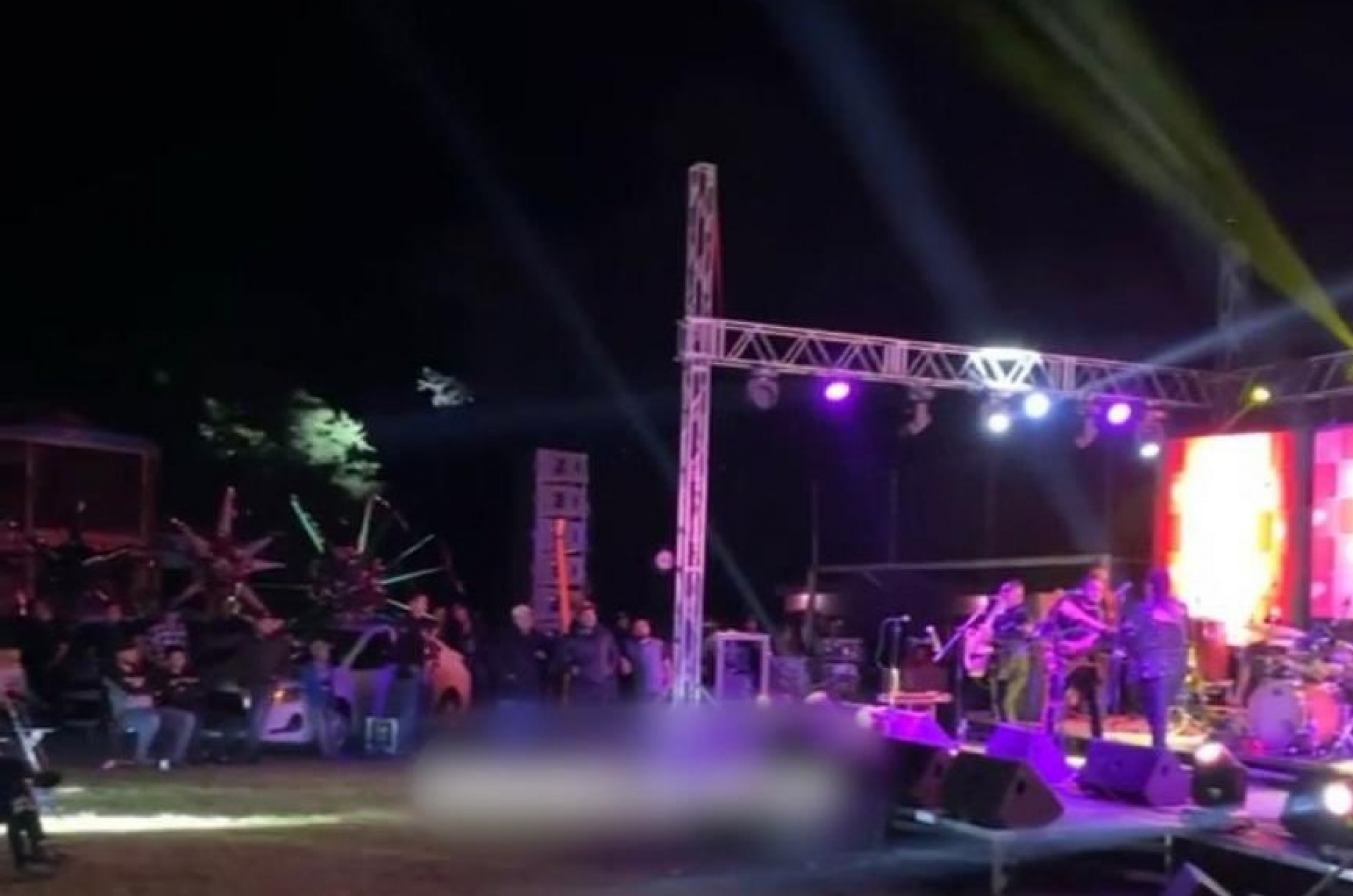 Realizan "Chapo posada" con mil asistentes y rifa de autos