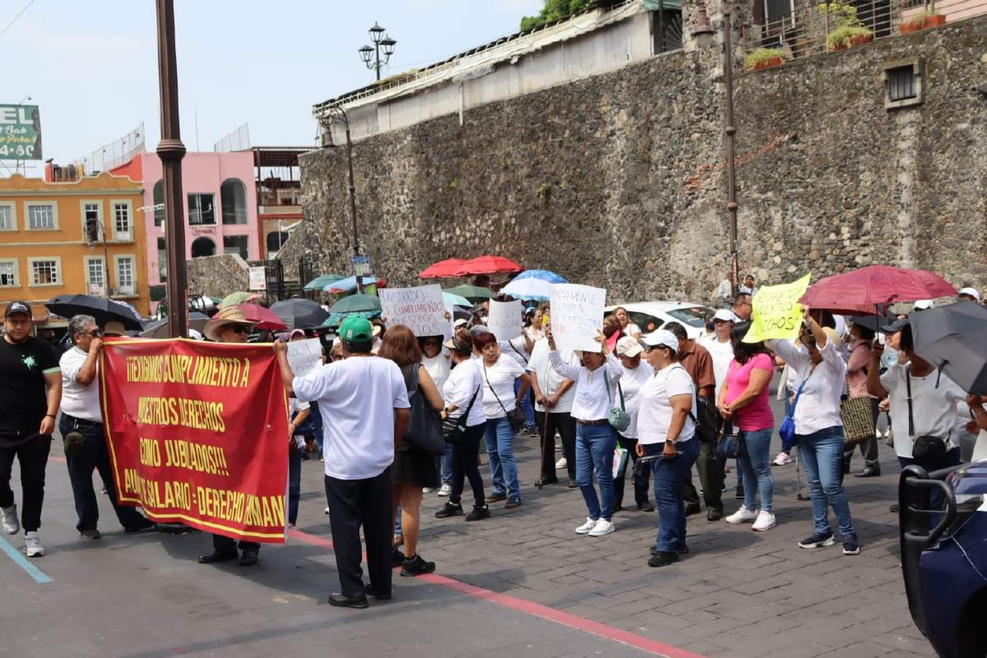 Jubilados del TSJ exigen aumento a sus pensiones