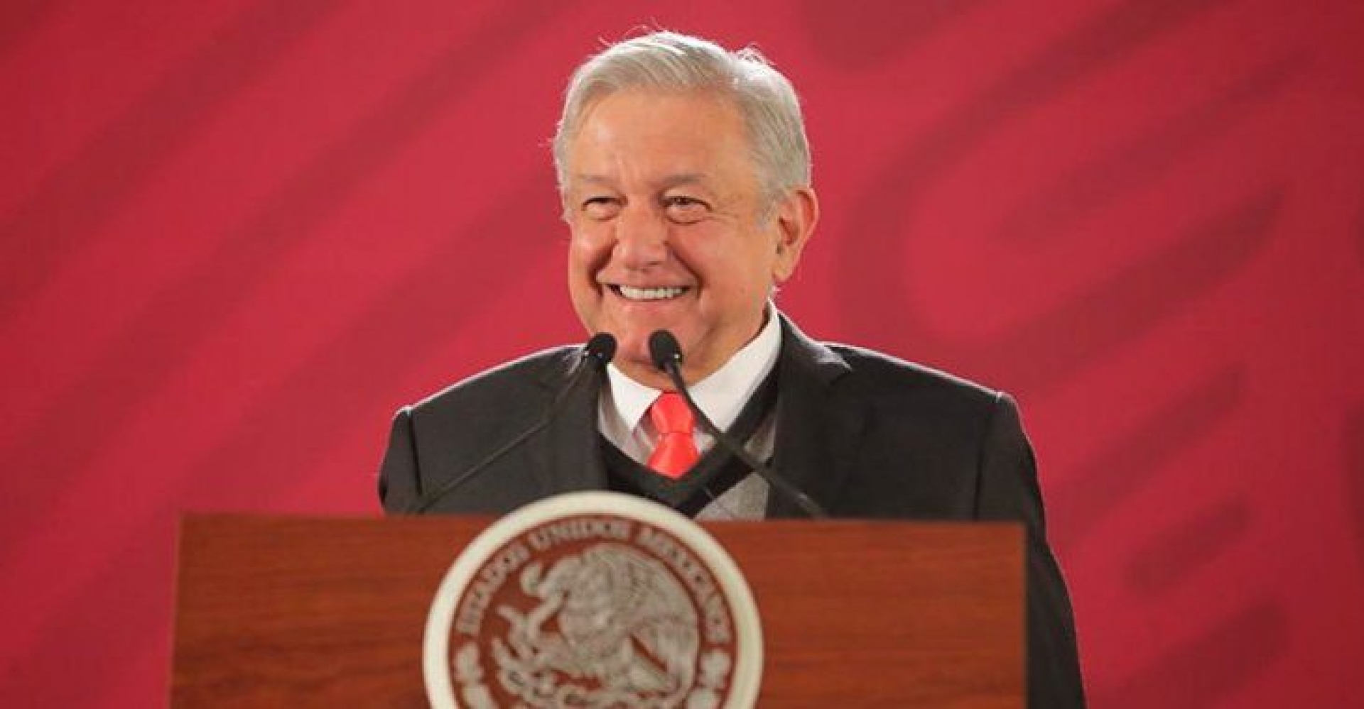 “Se asumen como fifís los que no lo son, los fifís son los de arriba”, dice AMLO entre risas
