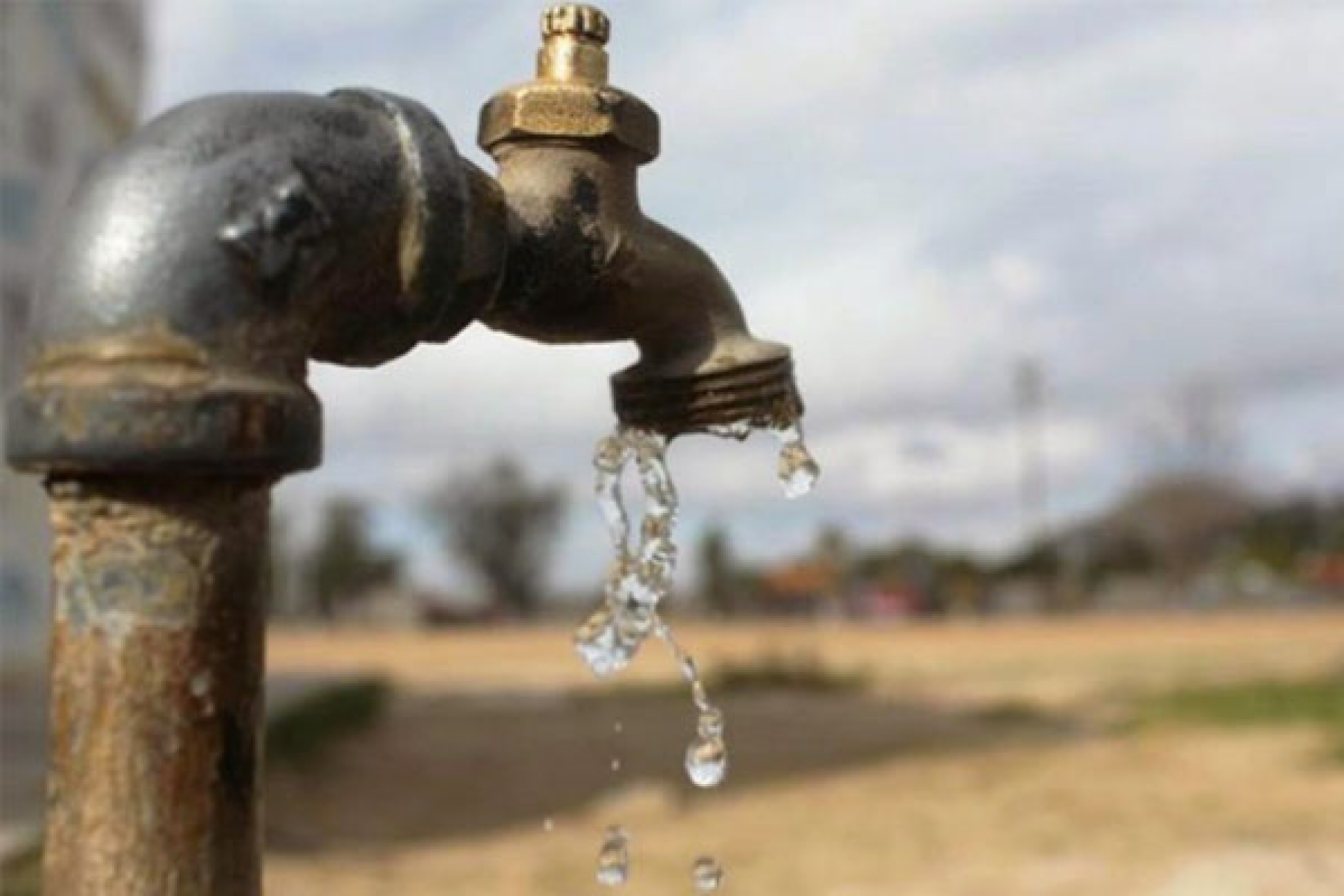Escasez de agua en puerta