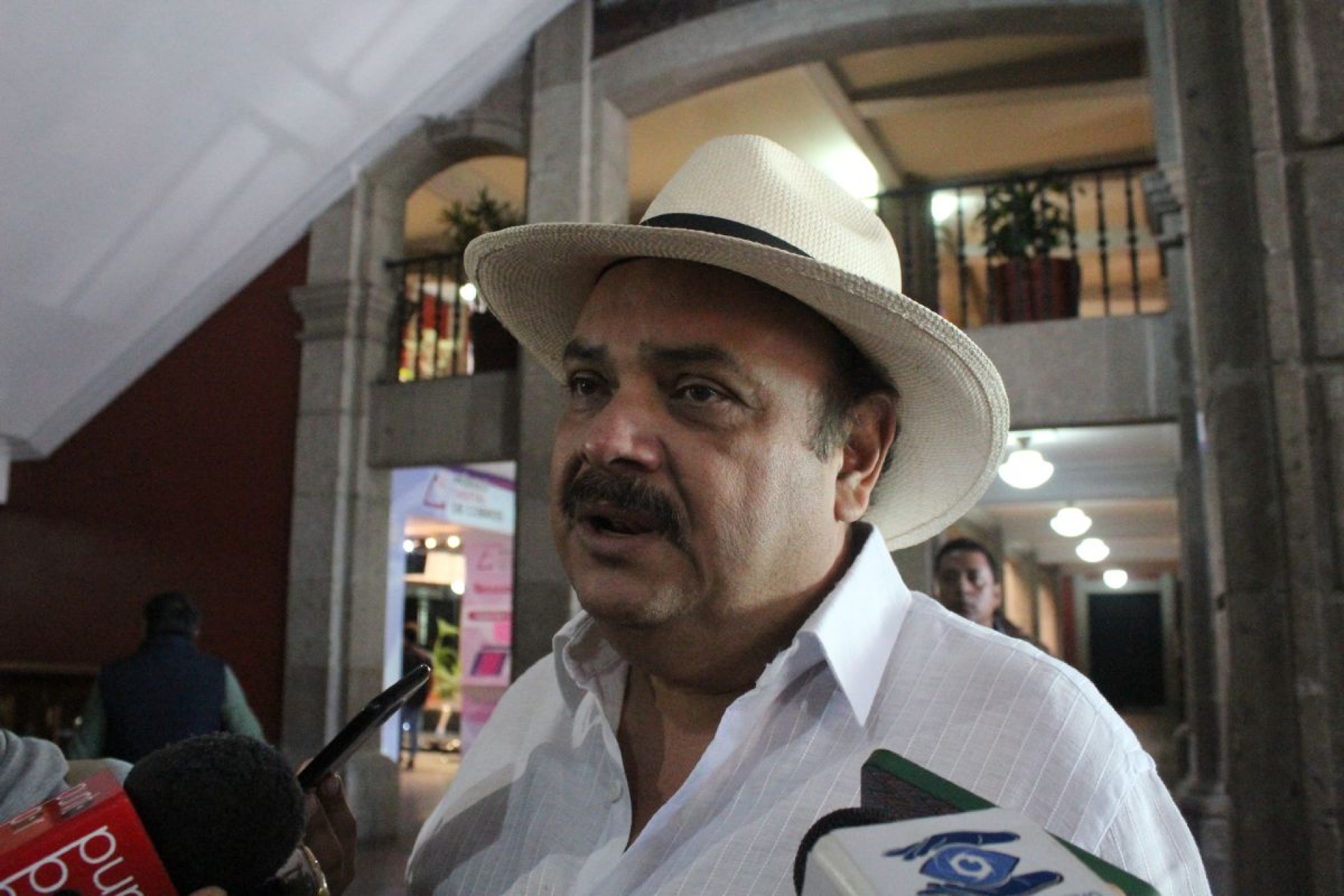 Alcalde de Amacuzac pide dinero para pagar aguinaldos