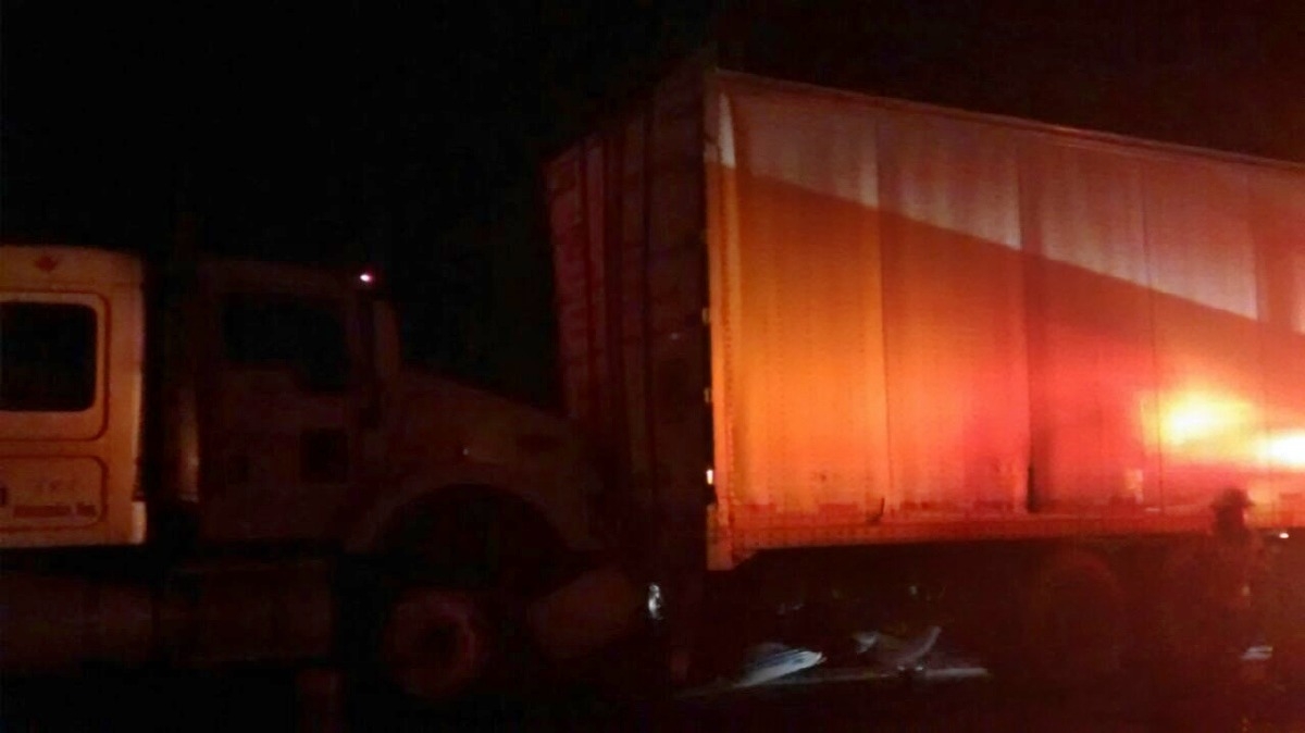Murió aplastado por dos tráileres en Cuernavaca