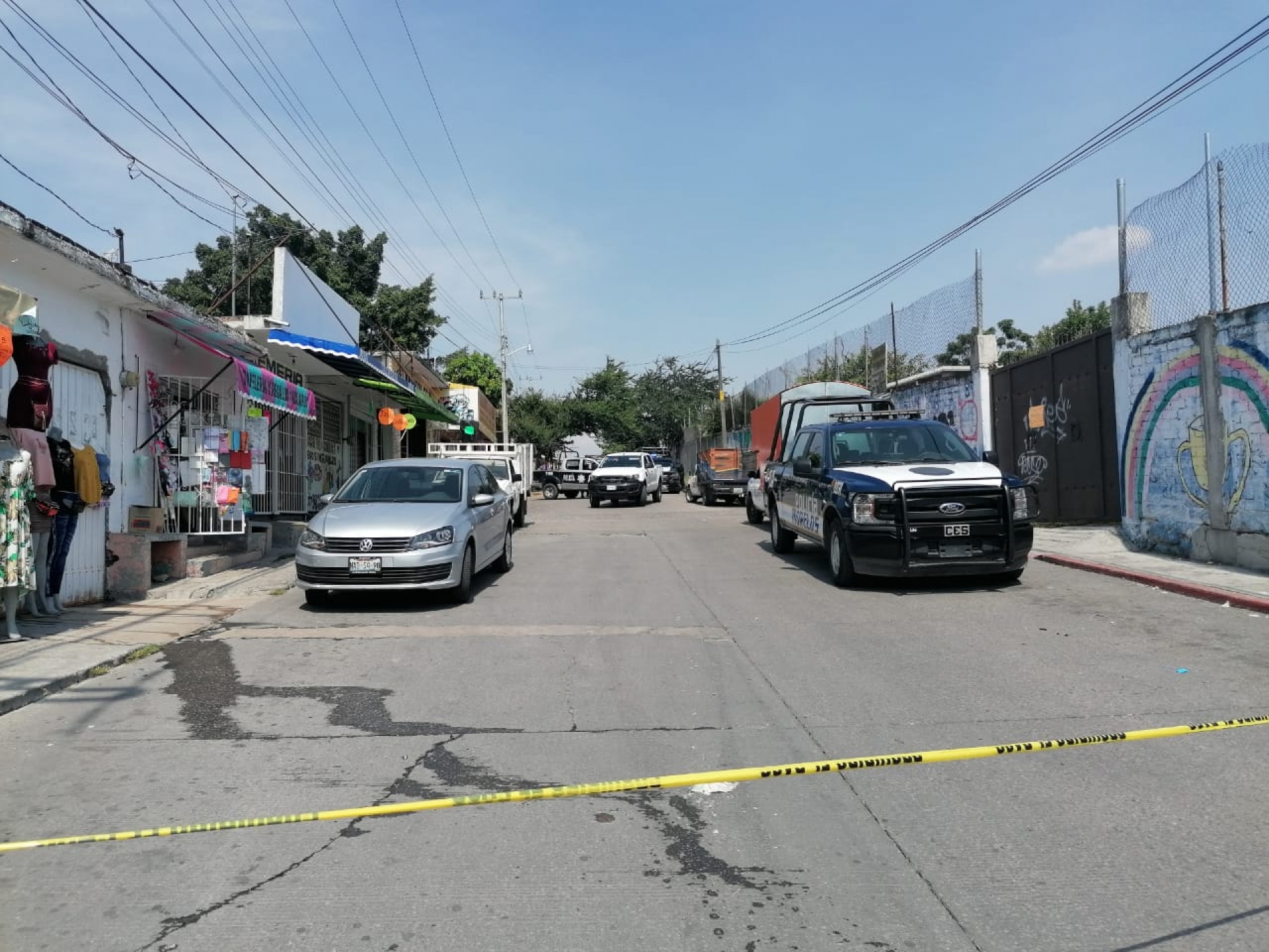 Escapan presuntos ladrones de vehículo, en La Nopalera