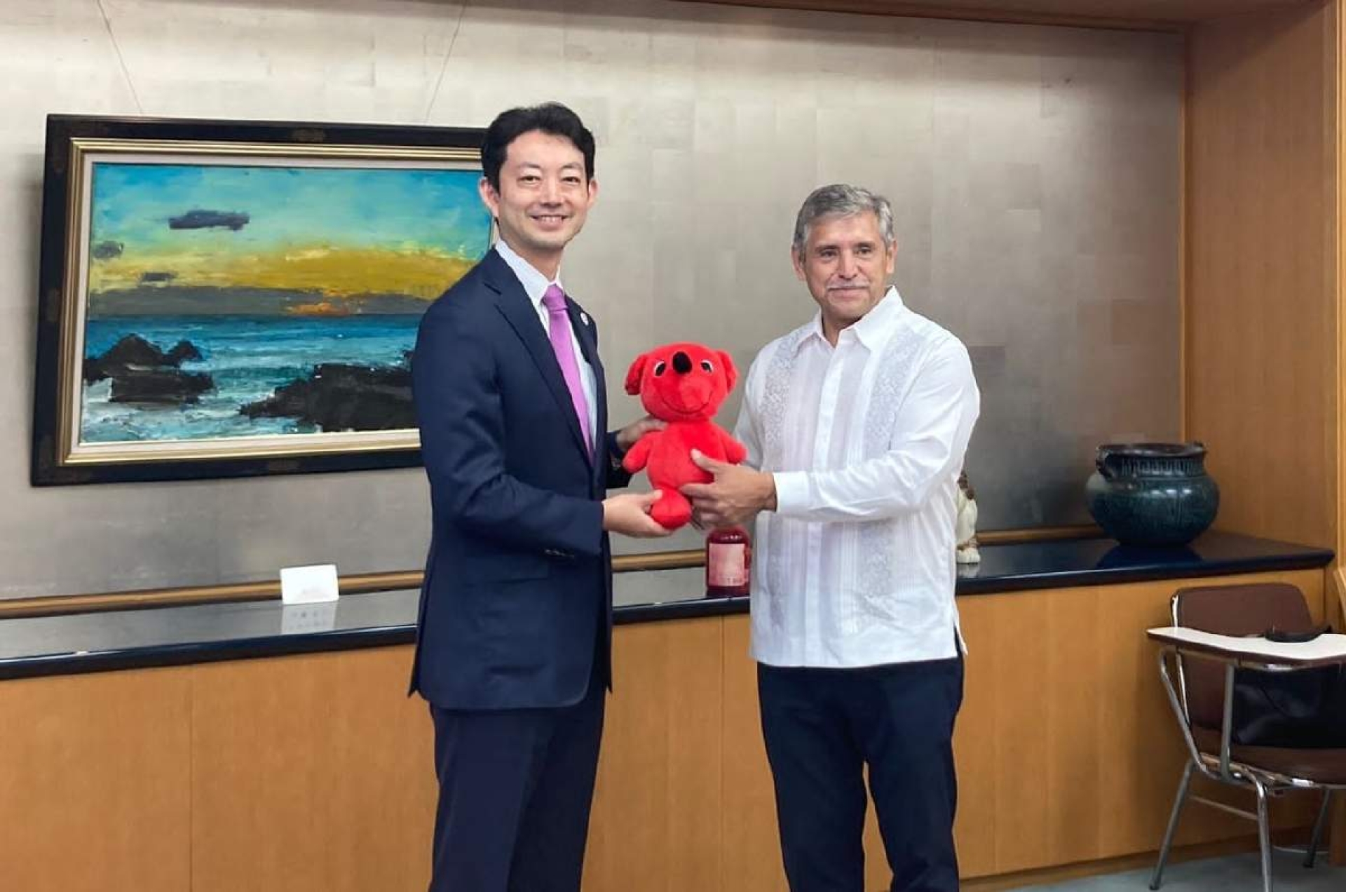 José Luis Urióstegui fue recibido por el gobernador de Chiba, Toshihito Kumagai