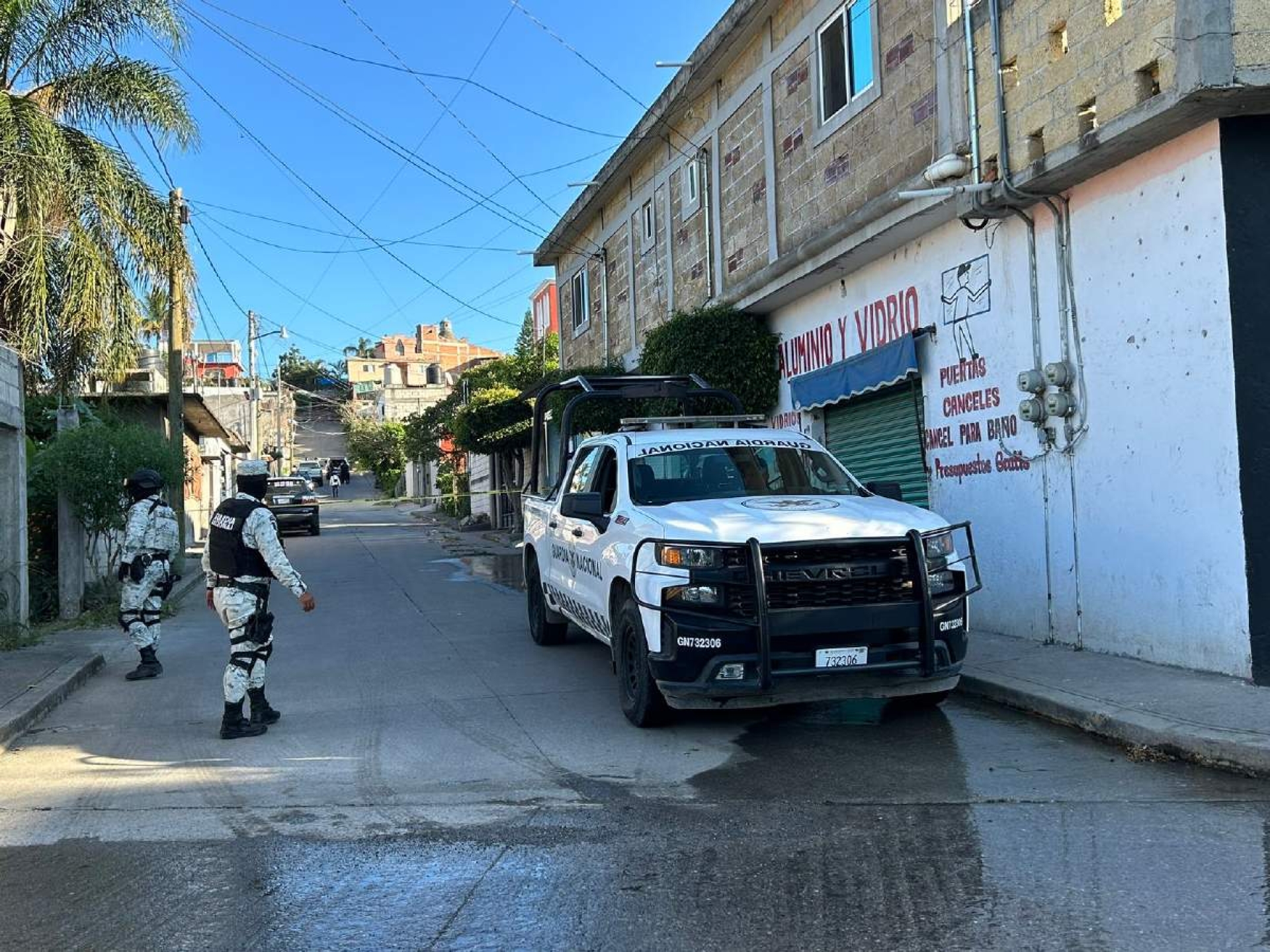 Halló un cadáver al salir a tirar su basura