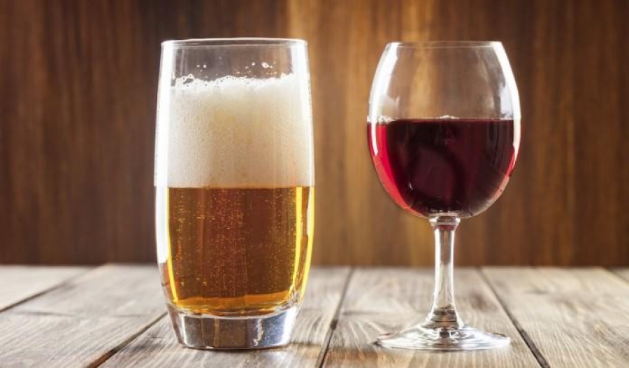 Vino o cerveza, ¿cuál es más saludable?