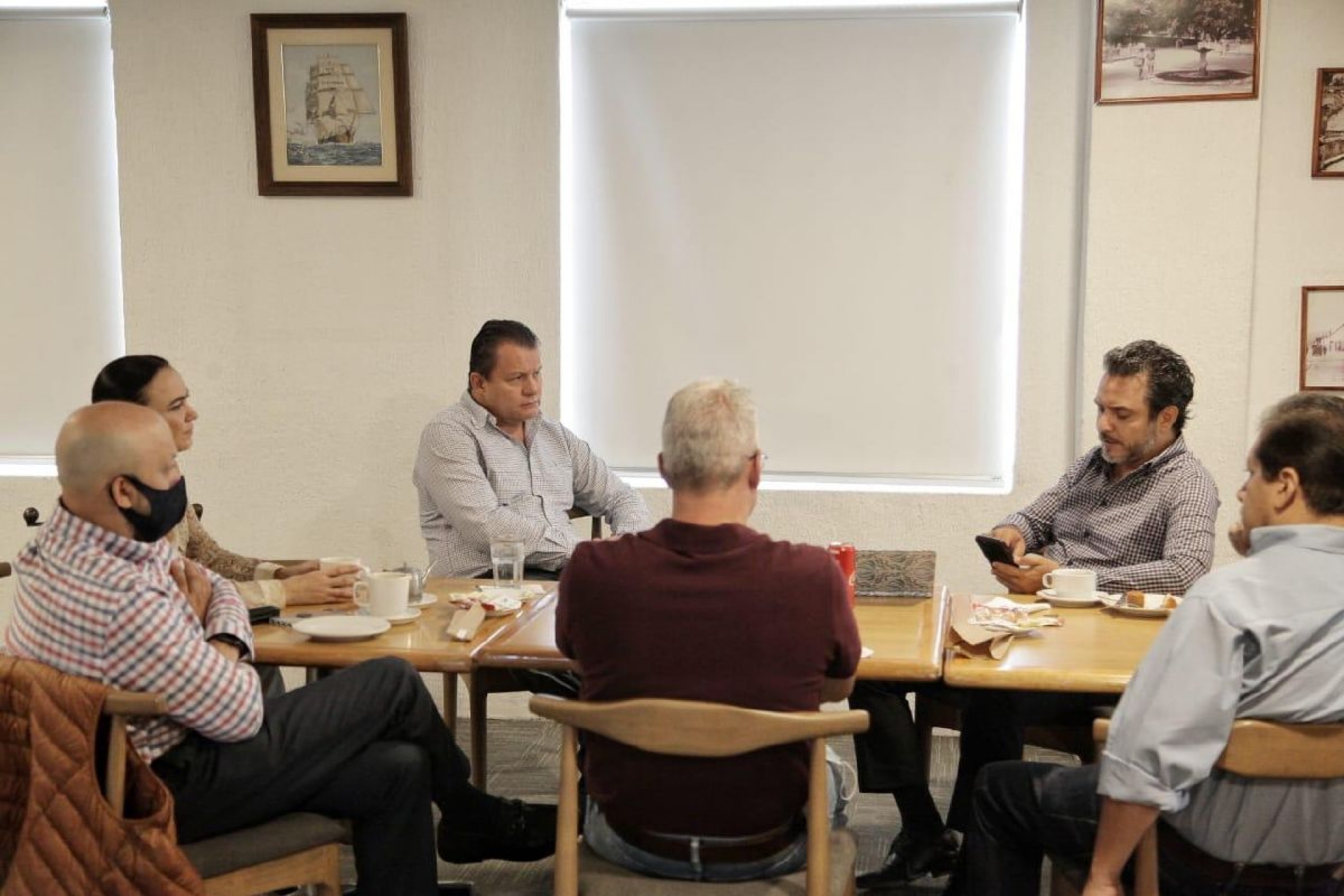Se reúne alcalde con empresarios