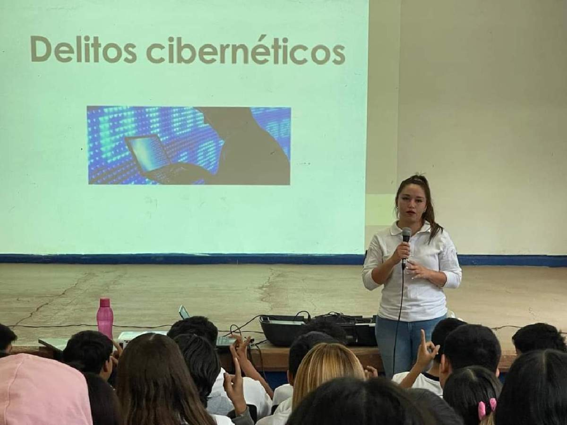 Imparten plática acerca de delitos cibernéticos en escuelas de Tetecala