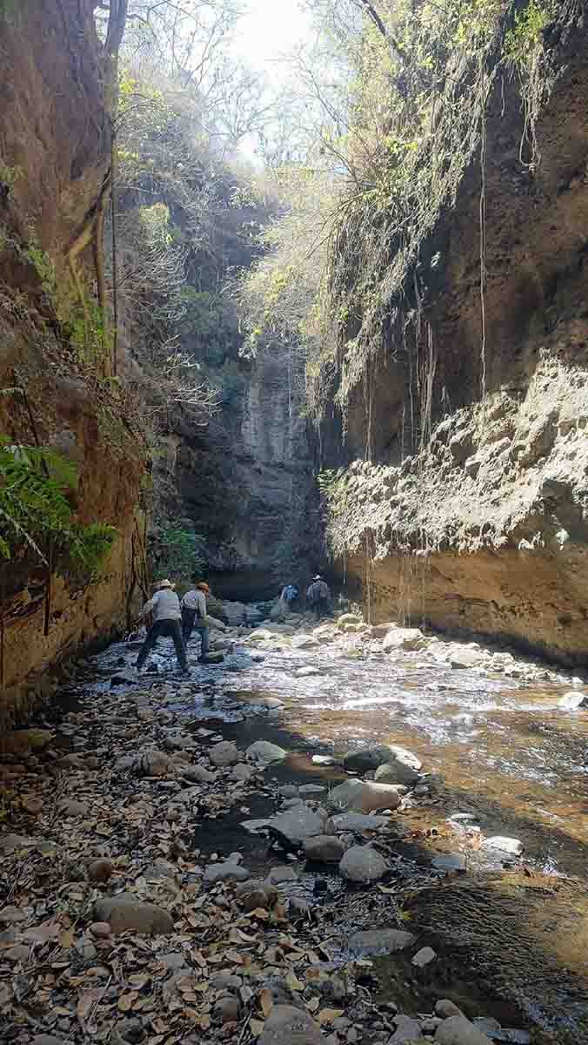 Recorren río Tembembe para descartar filtración de agua