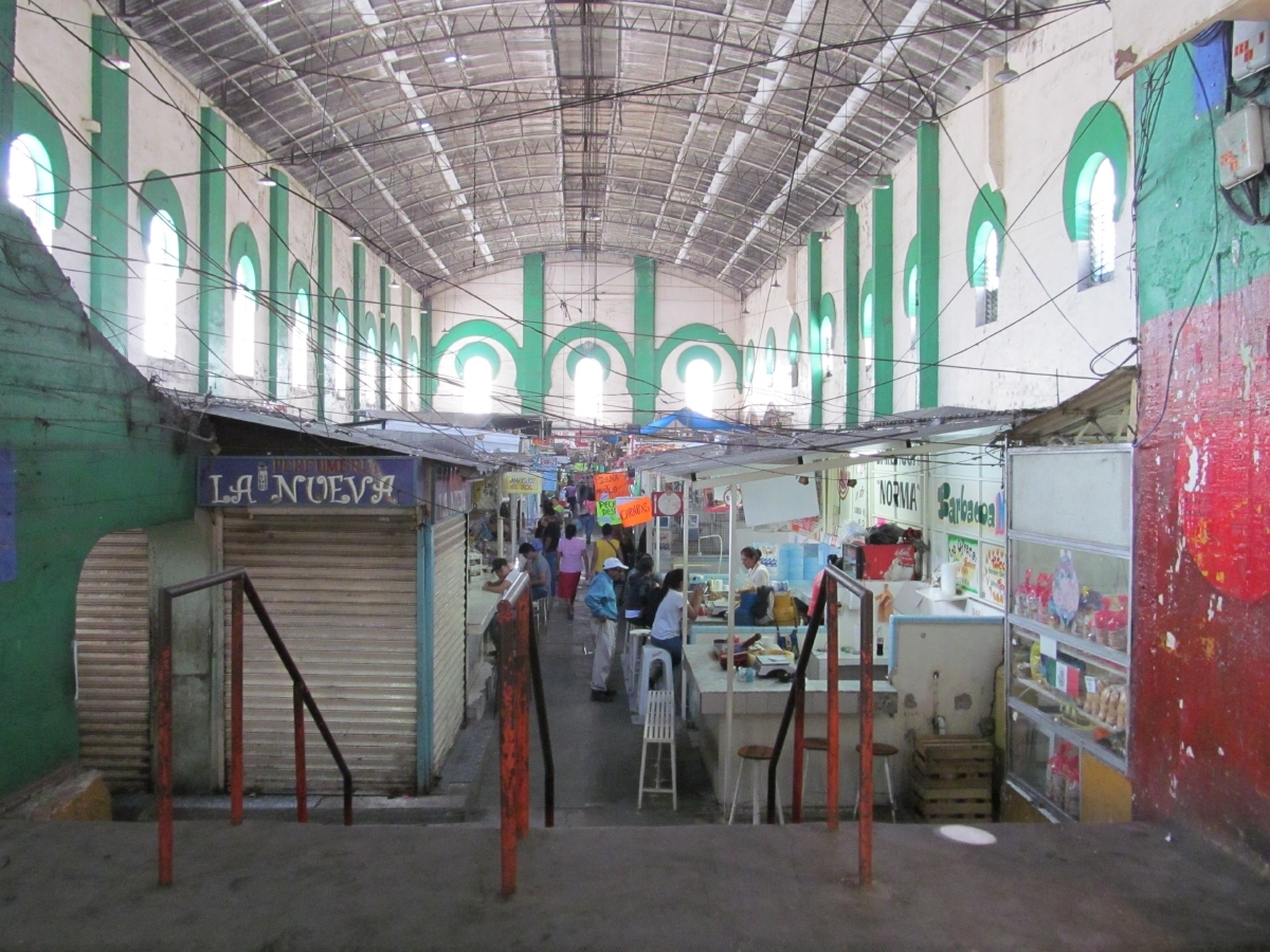A la baja, las ventas en el mercado de Zacatepec