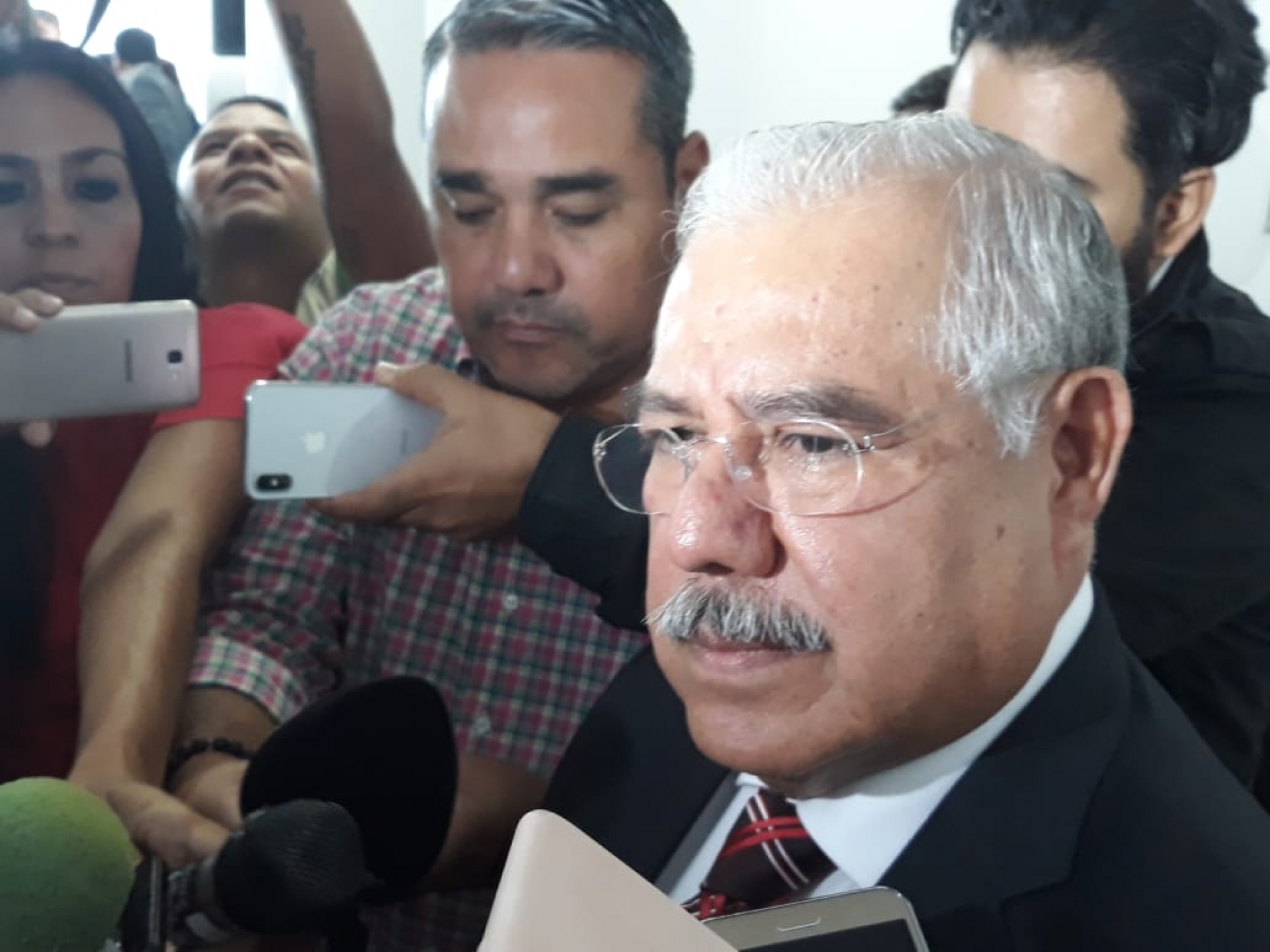 Refiere titular de CES que se investiga a empleado de banco