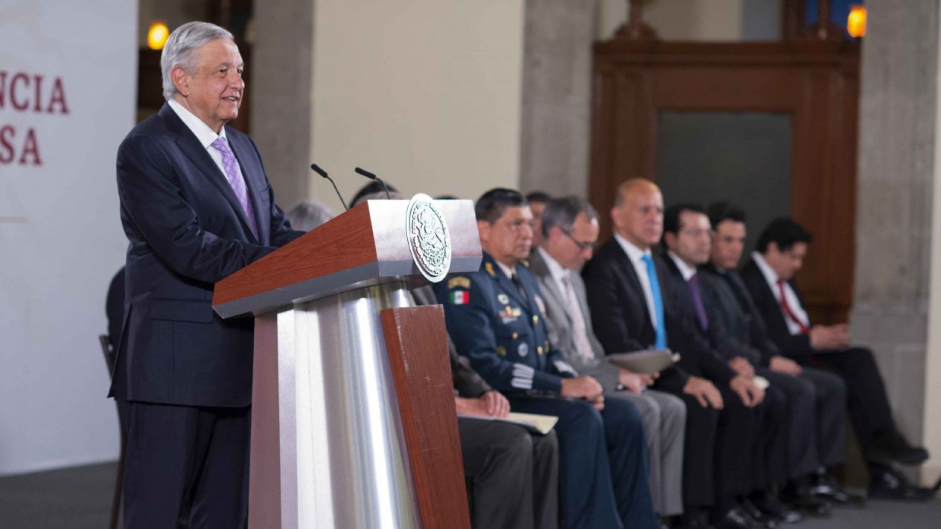 AMLO 'abre la puerta' a la creación de fiscalía para atender feminicidios