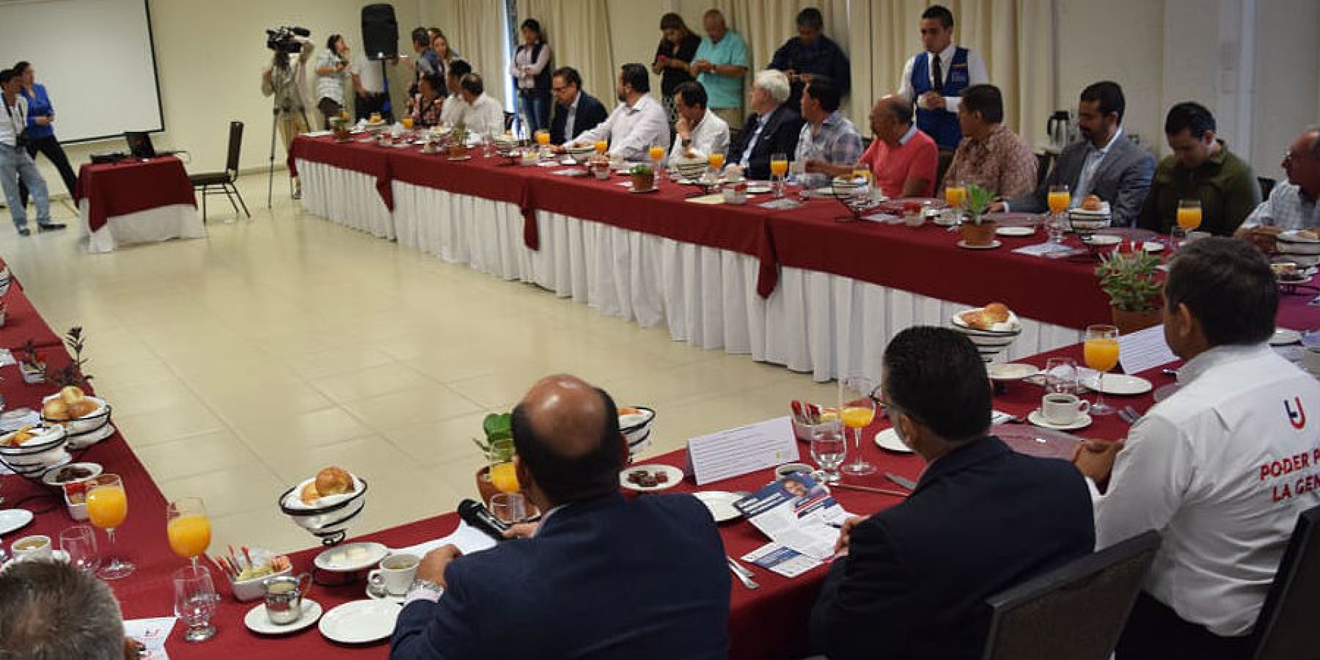 Se compromete candidato independiente ante CCE a reestructurar finanzas del Ayuntamiento de Cuernavaca