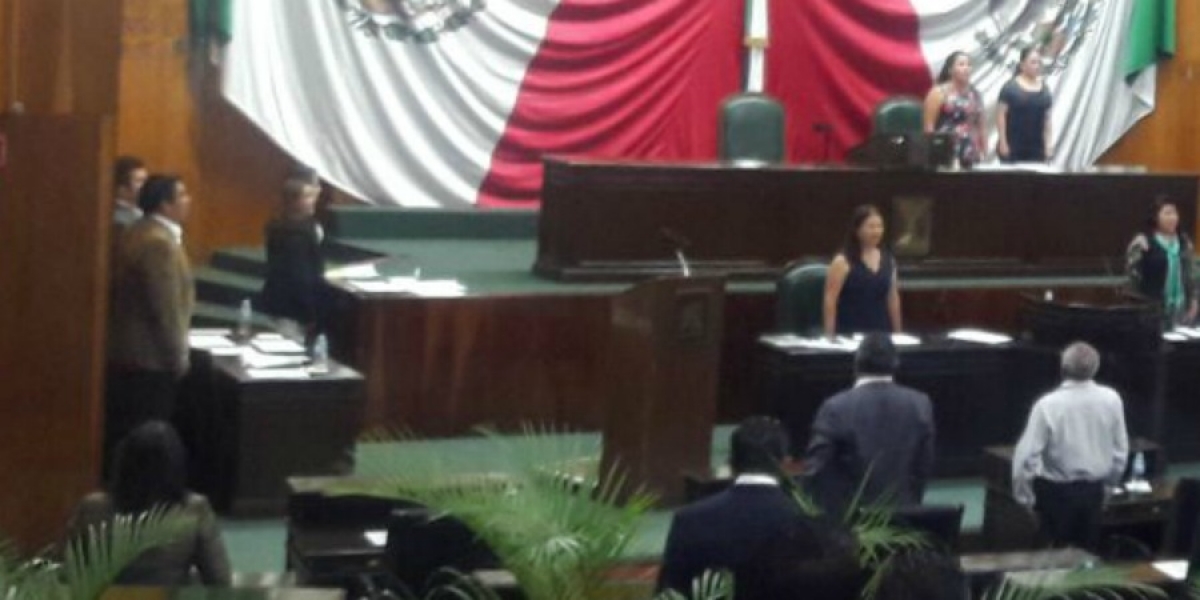 Legisladores adelantan cambios en los órganos de control del Congreso local