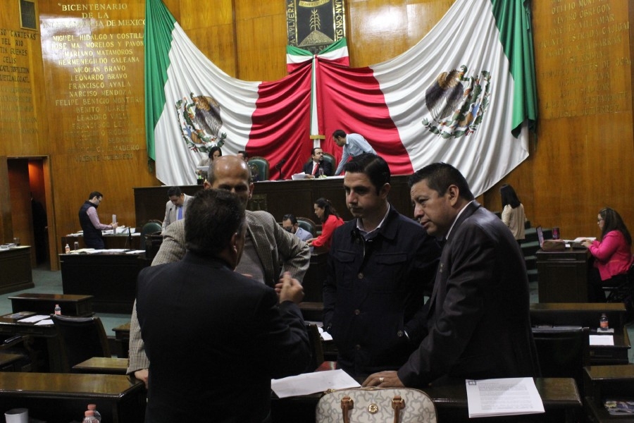 Diputados del PRI y PAN exigirán se investigue a fondo el uso del crédito del gobierno