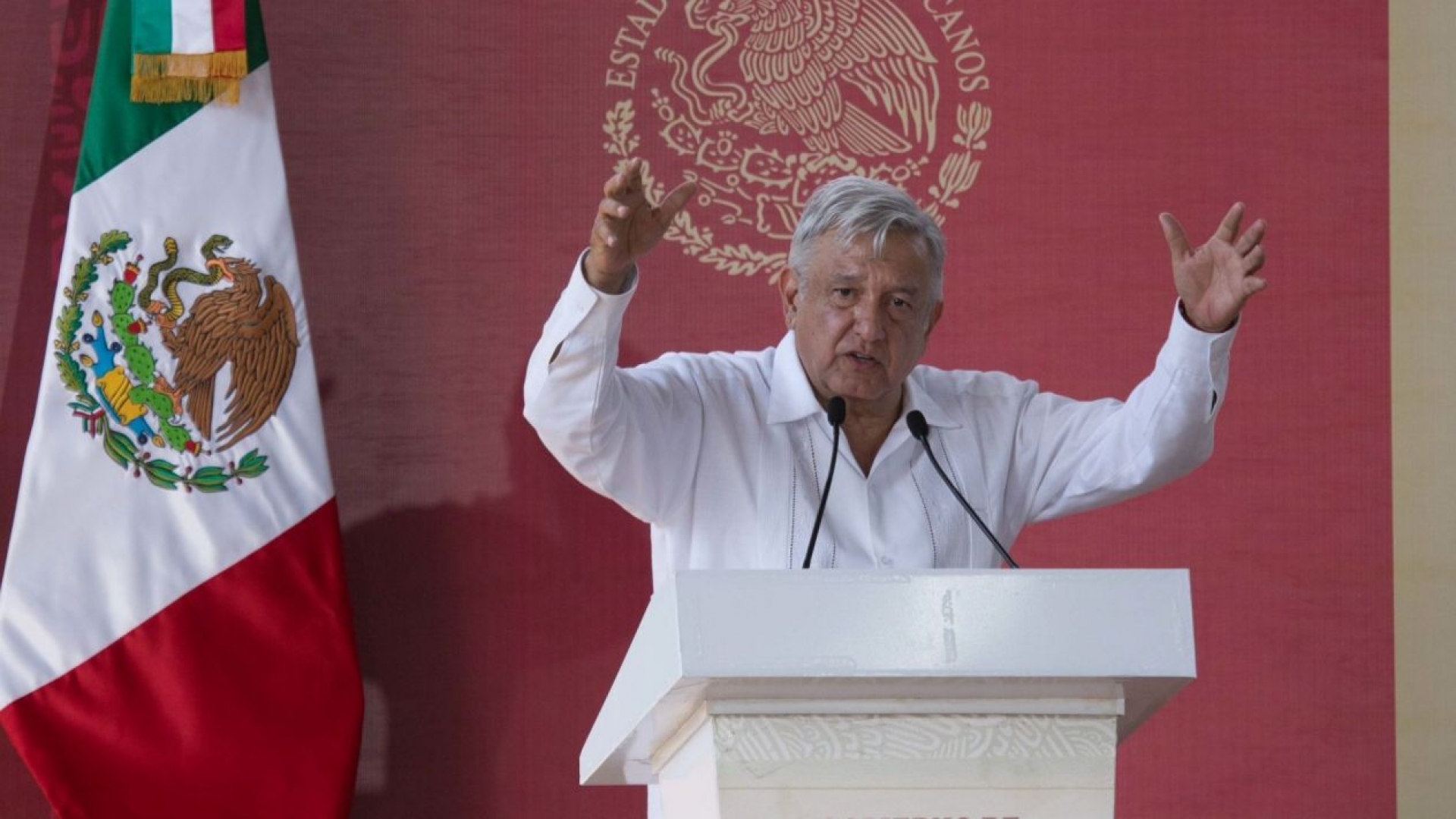 'Empecemos a salir a las calles, pero que estemos aplicando lo que ya aprendimos': AMLO